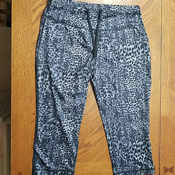 ***SOLD****Danskin Now Leggings (slightly used) - Picture 3 of 6